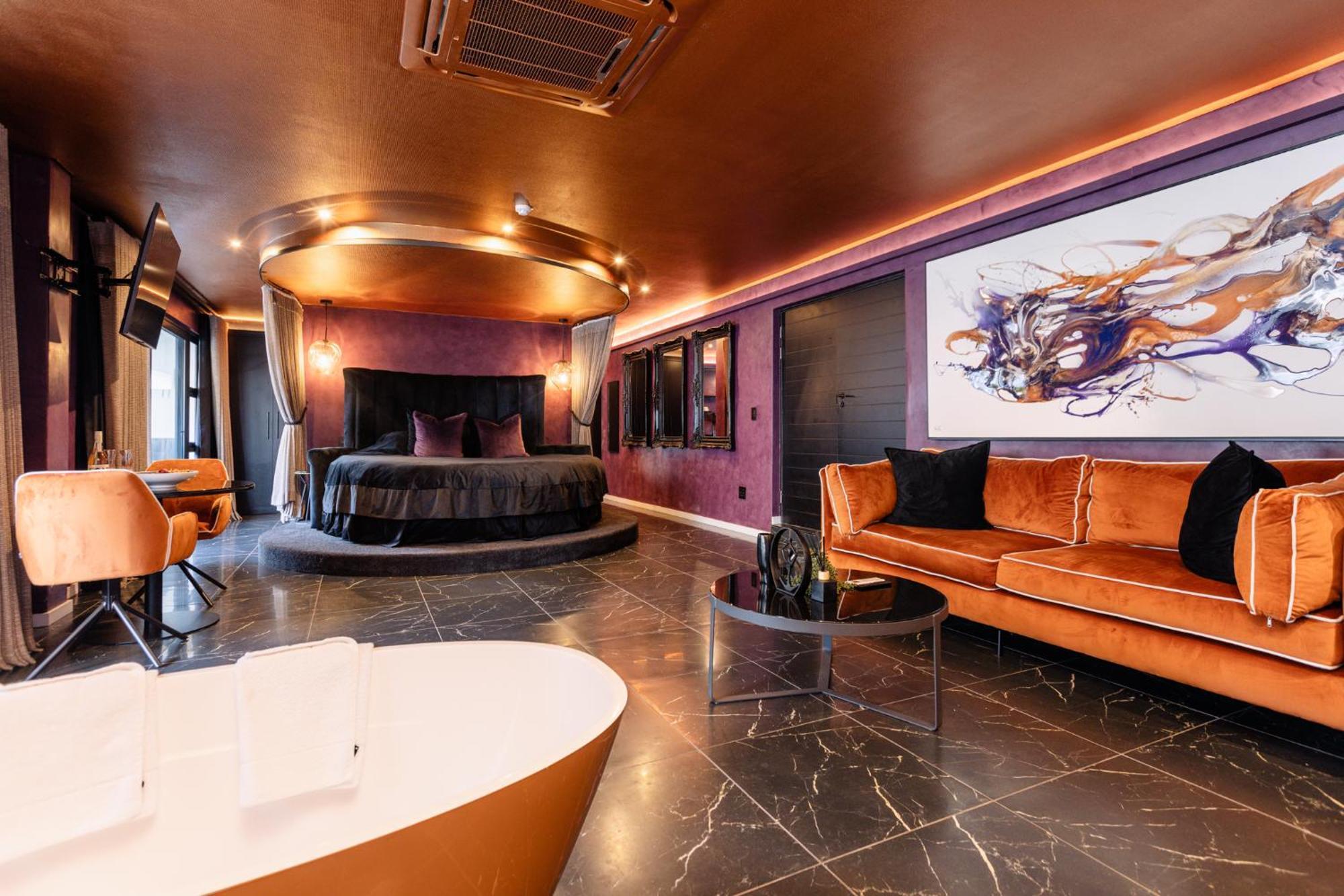 Mint Hotel 84 On Katherine Йоханесбург Екстериор снимка