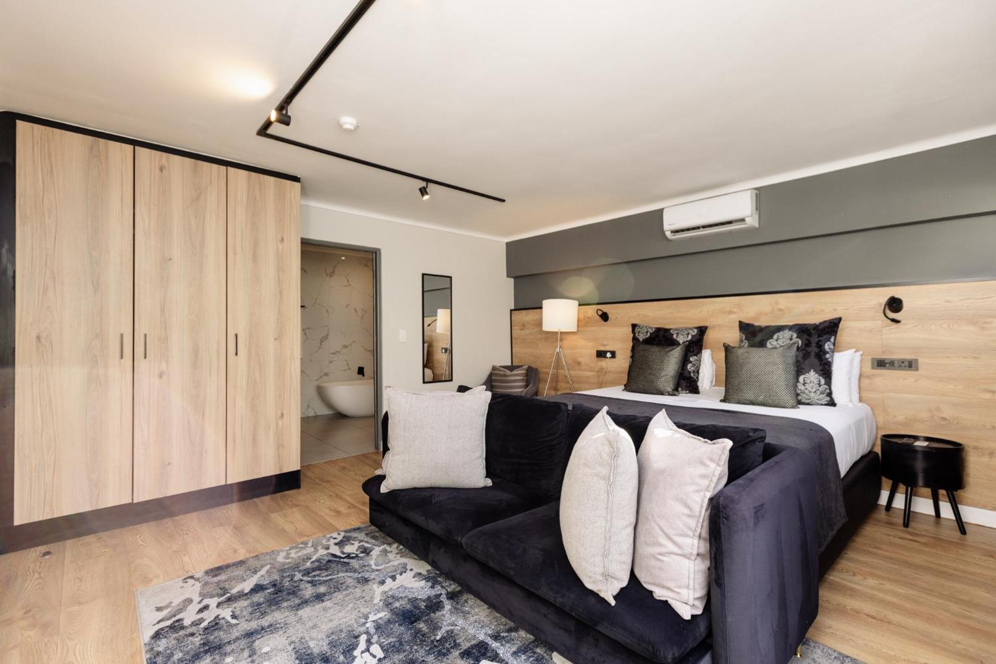 Mint Hotel 84 On Katherine Йоханесбург Екстериор снимка