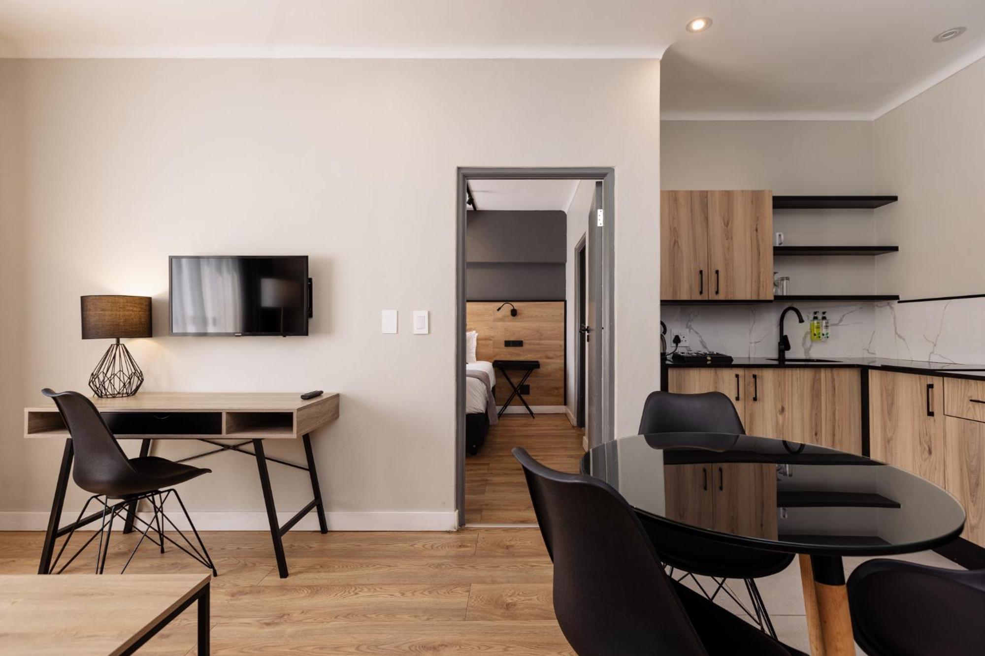 Mint Hotel 84 On Katherine Йоханесбург Екстериор снимка