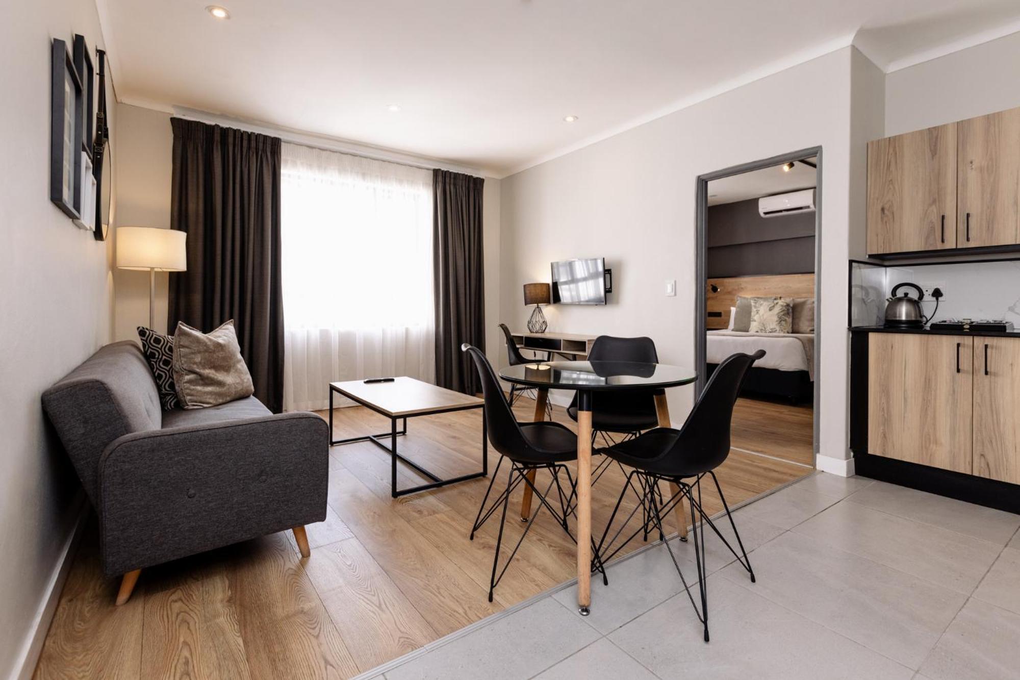 Mint Hotel 84 On Katherine Йоханесбург Екстериор снимка
