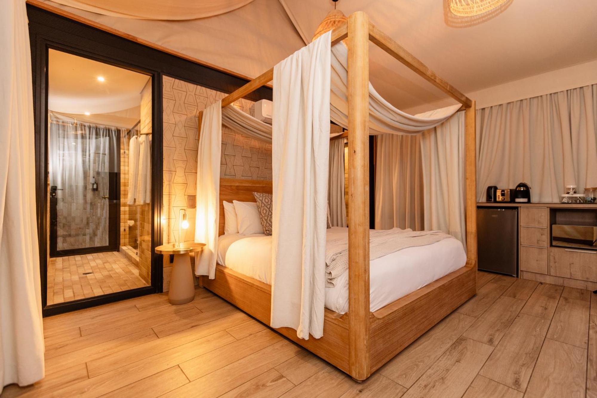 Mint Hotel 84 On Katherine Йоханесбург Екстериор снимка