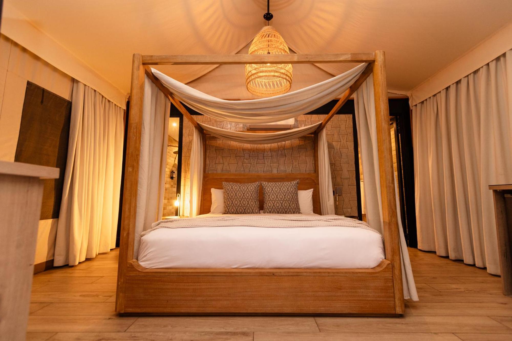 Mint Hotel 84 On Katherine Йоханесбург Екстериор снимка