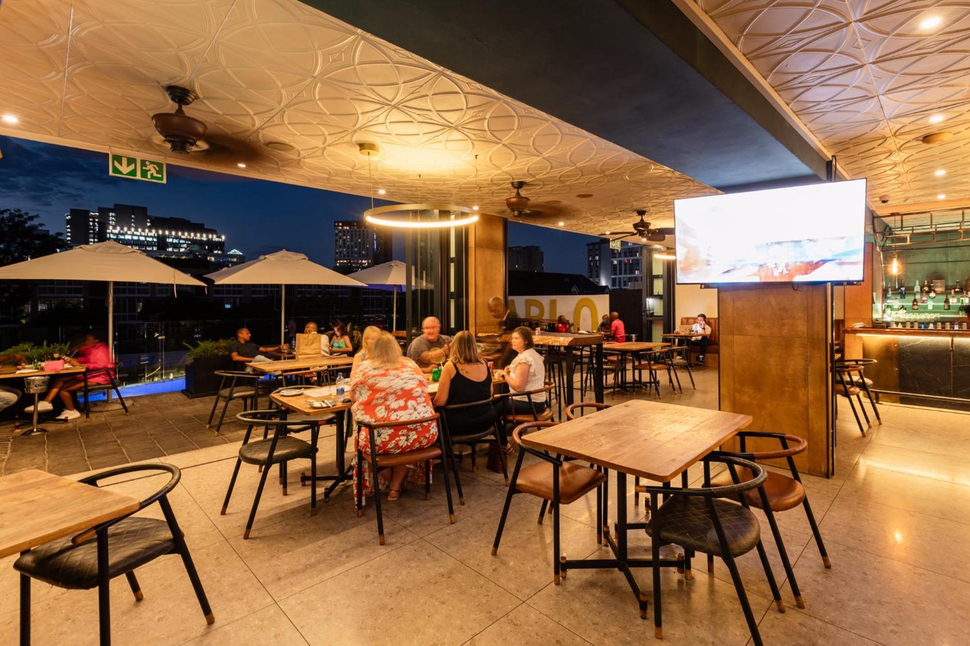 Mint Hotel 84 On Katherine Йоханесбург Екстериор снимка