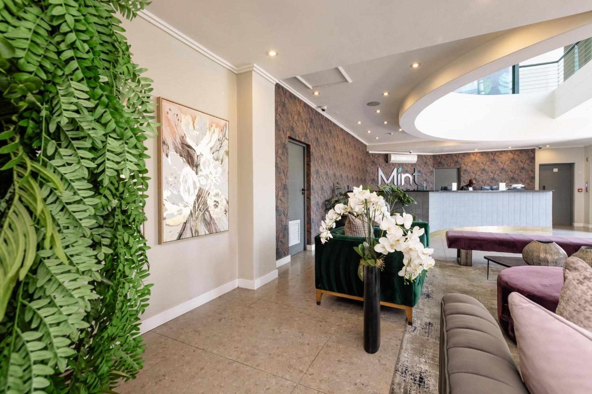 Mint Hotel 84 On Katherine Йоханесбург Екстериор снимка