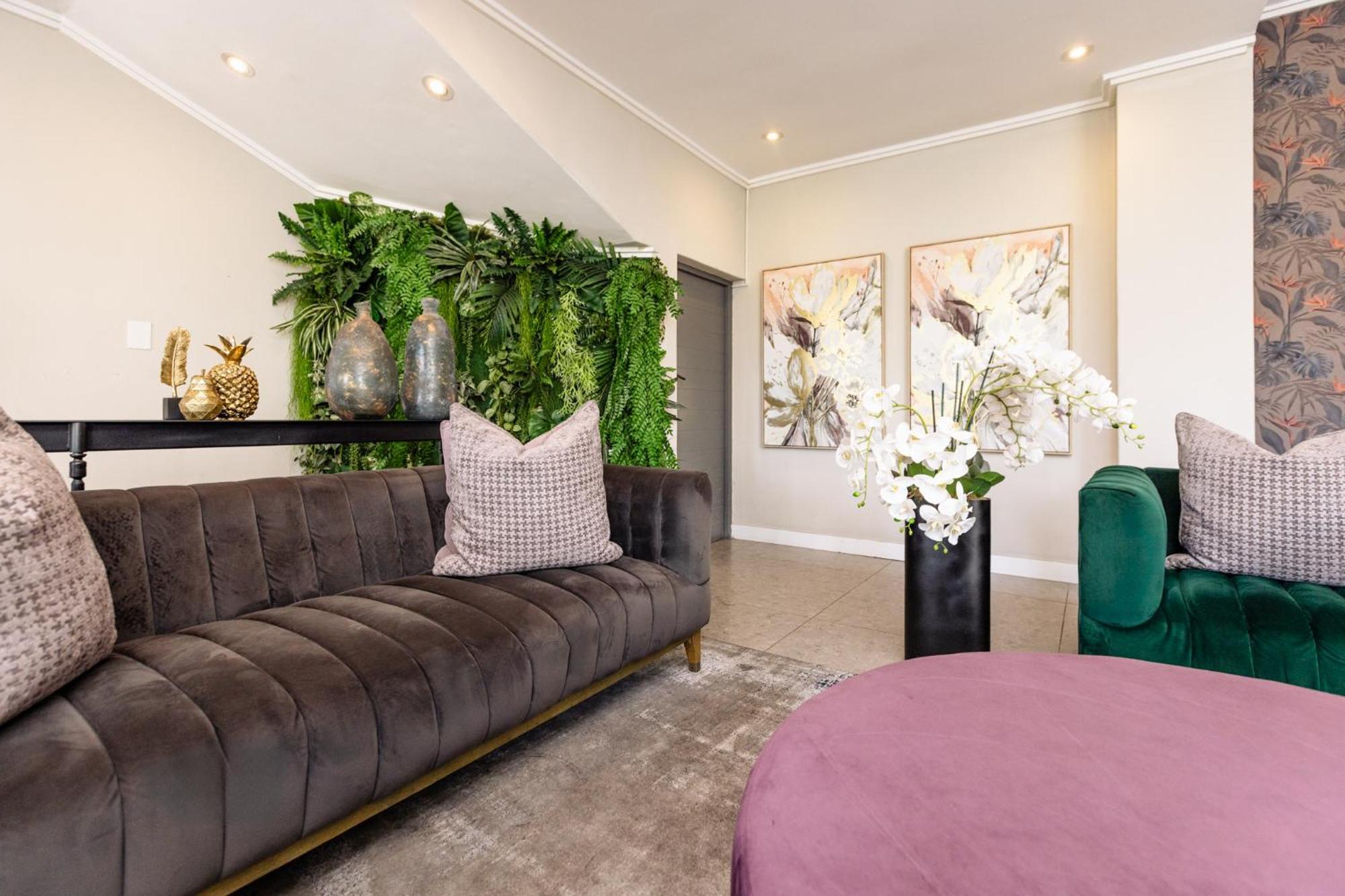 Mint Hotel 84 On Katherine Йоханесбург Екстериор снимка