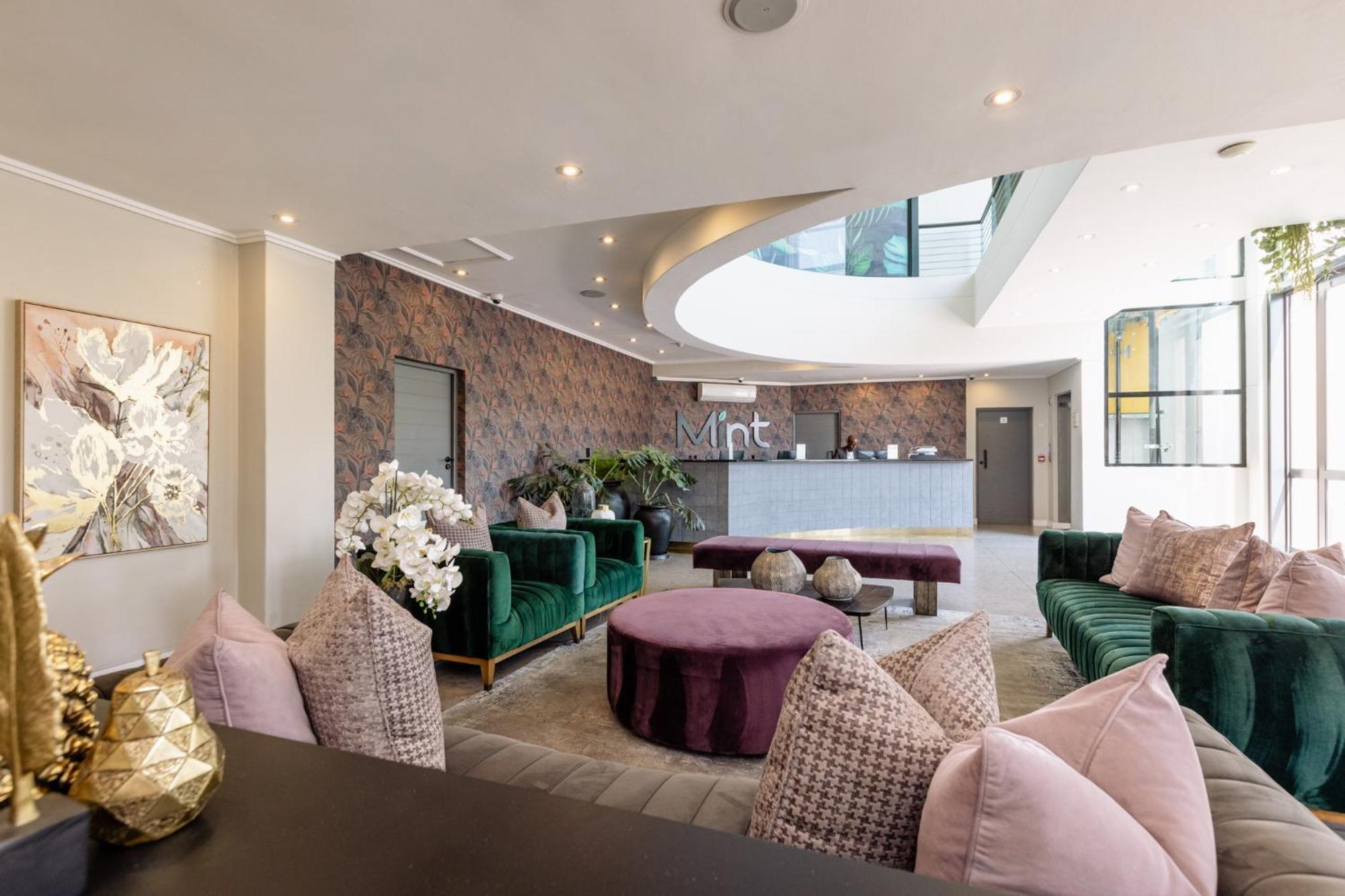 Mint Hotel 84 On Katherine Йоханесбург Екстериор снимка