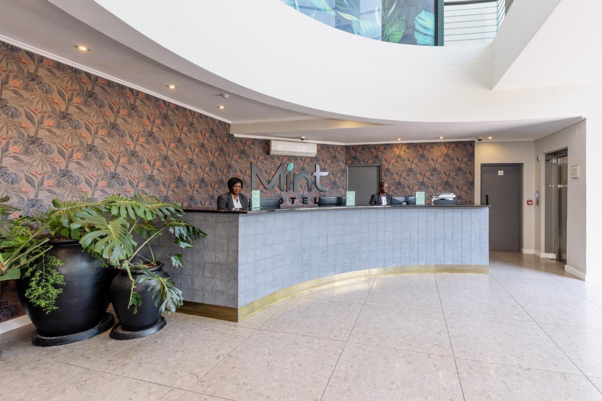 Mint Hotel 84 On Katherine Йоханесбург Екстериор снимка